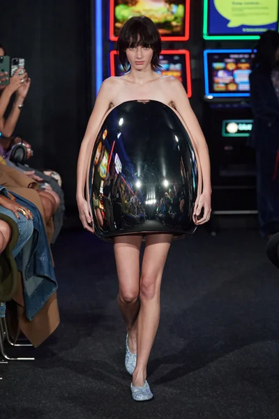Look 15